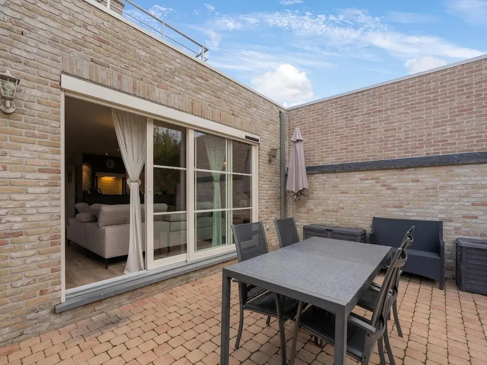 Inviting Holiday Home in Nieuwpoort With Garden