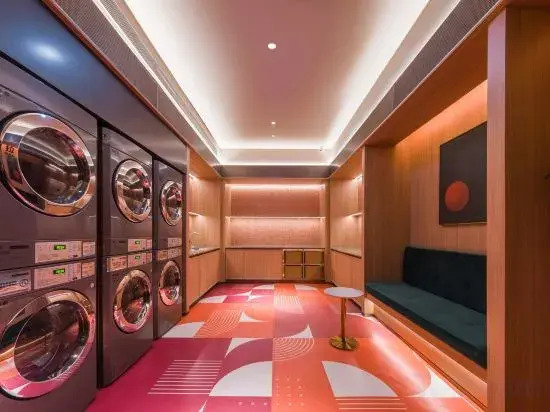 Orange Hotel (Zhengzhou East Railway Station Sports Center Subway Station)