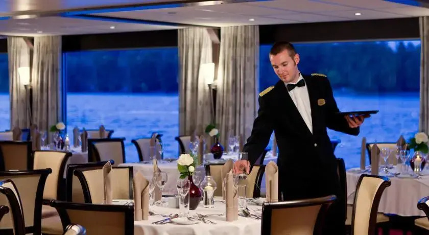 Regis Hotelschiff 4* Düsseldorf