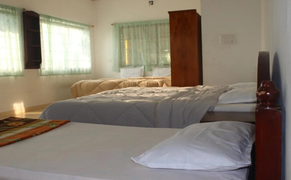 Globe Trotting Holidays Inn