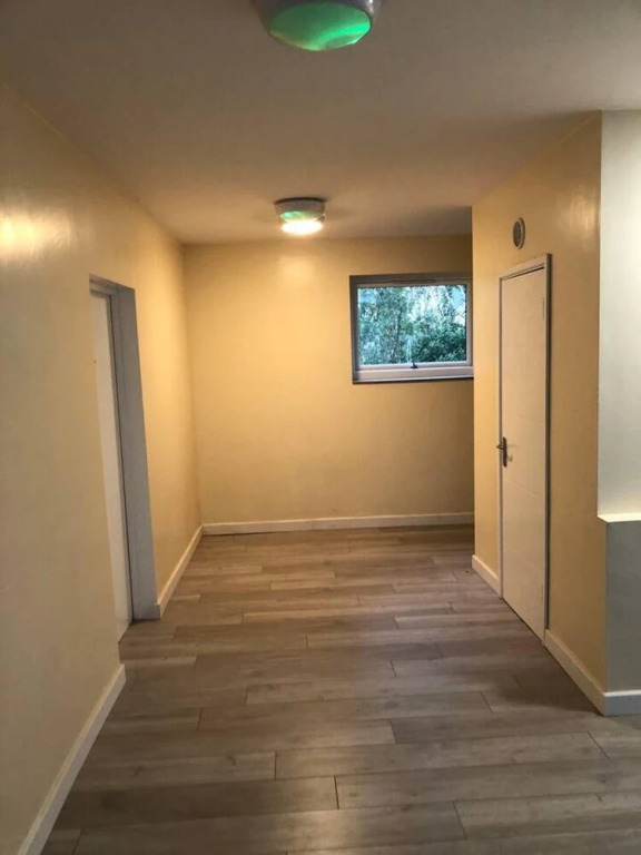 Stunning 1-bed Apartment With En-suite in Strood