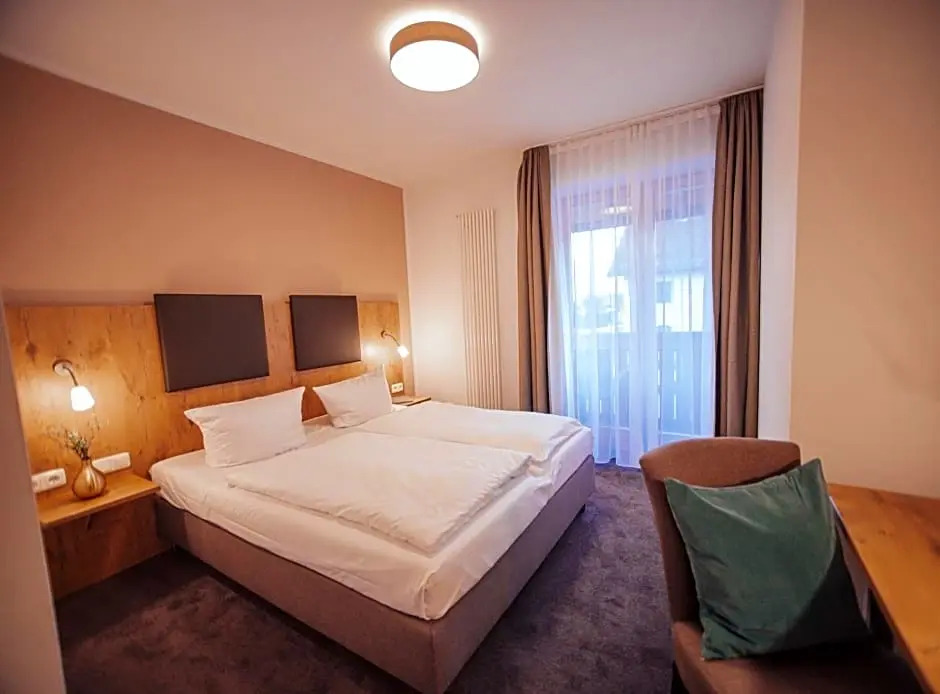 Hotel am Hachinger Bach by Blattl