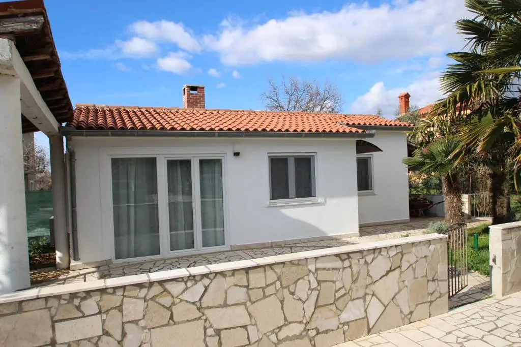 Cukon Holiday Home