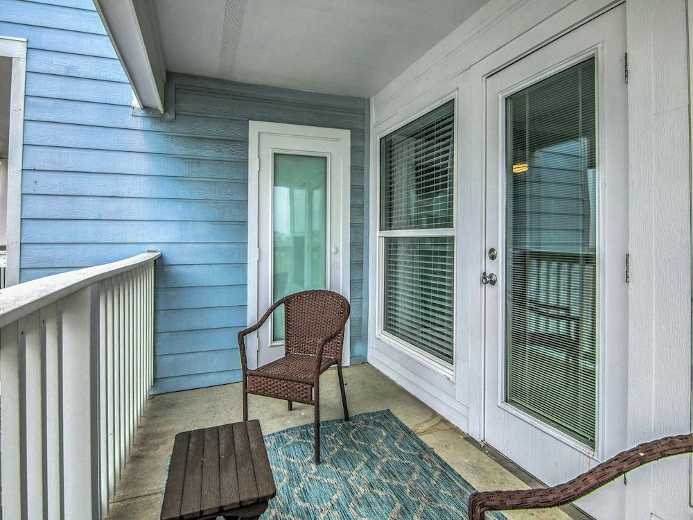 Seascape 1322 2 Bedroom Condo by RedAwning