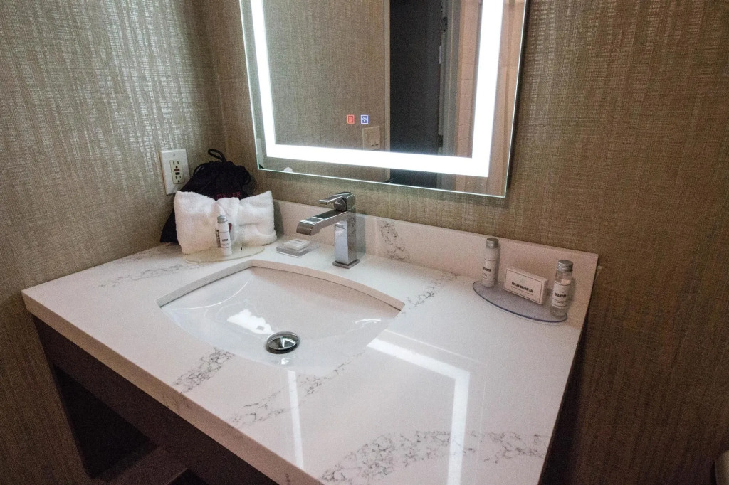 Empeiria High Sierra Hotel