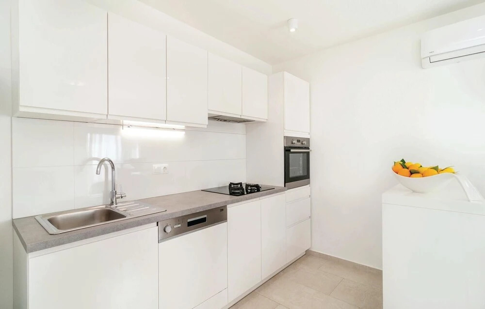 Nice Apartment in Podstrana With 2 Bedrooms and Wifi