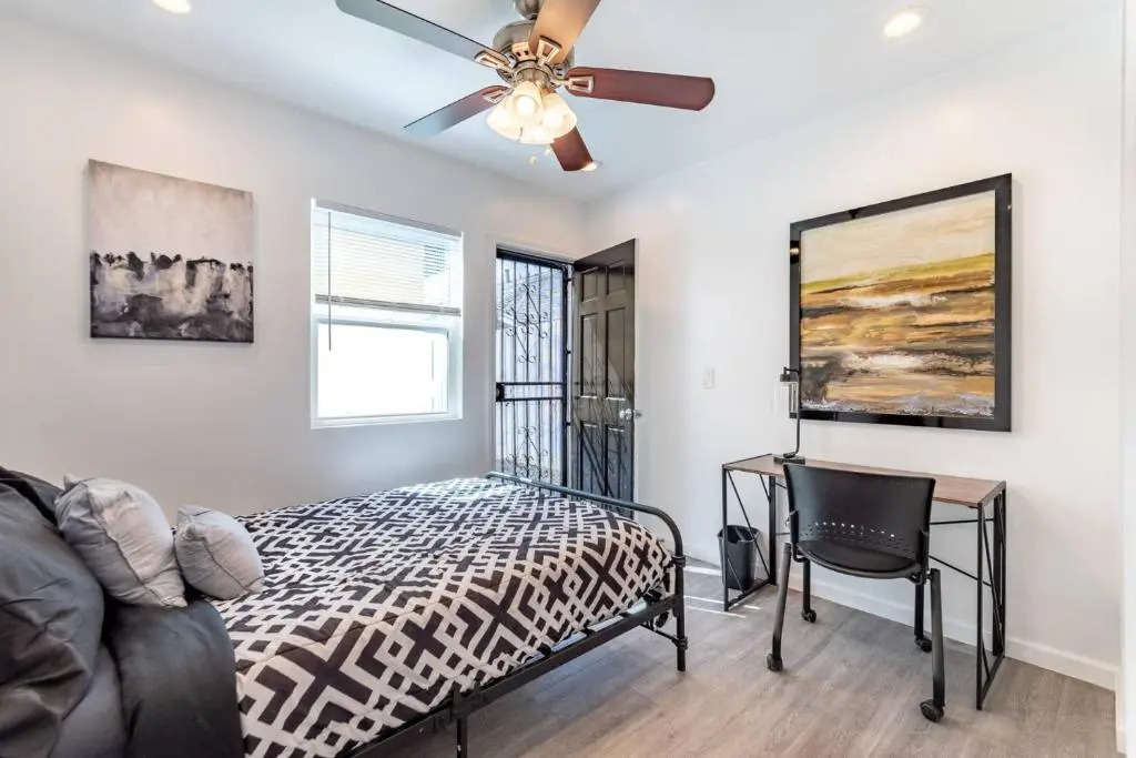 Leighton Campus Apt