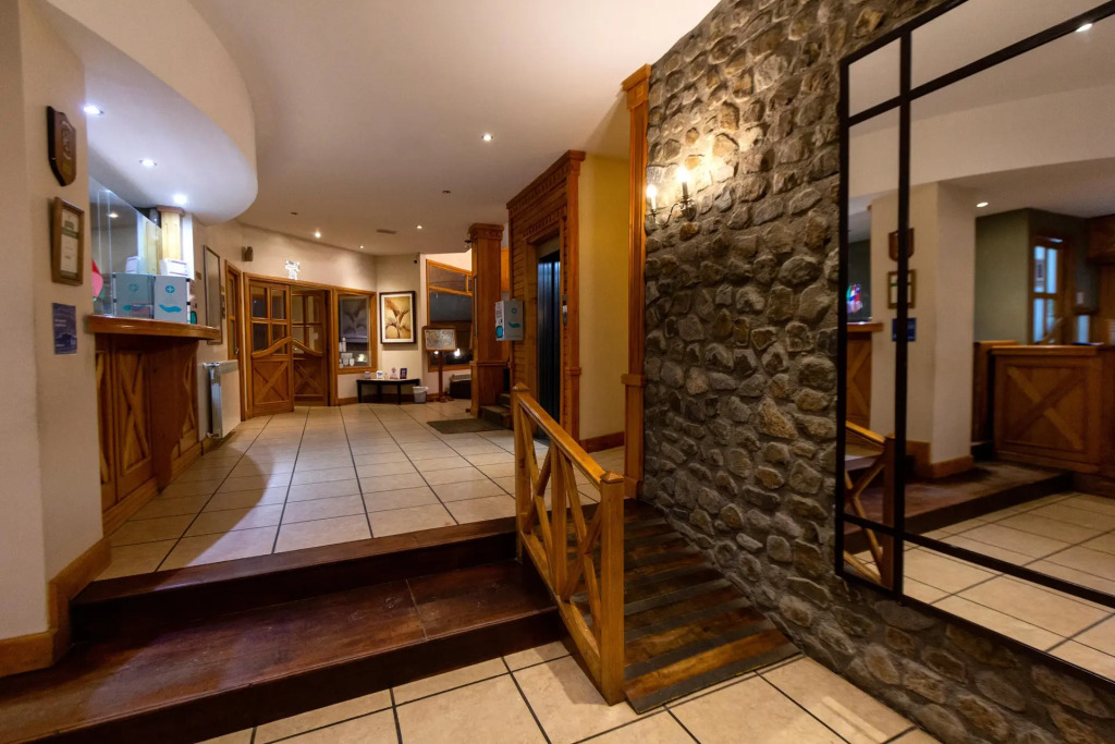 Altos Ushuaia Hotel & Resto