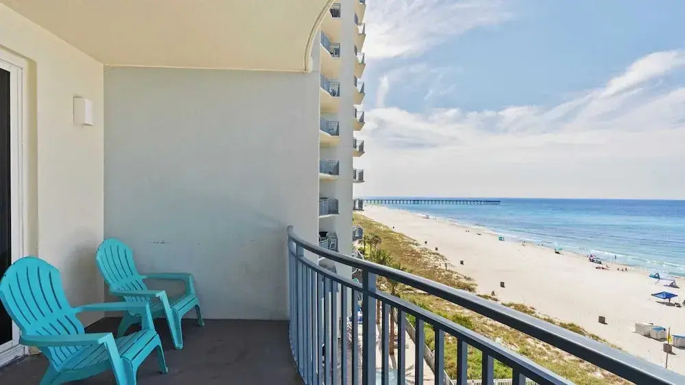 2 Beachfront Condos BBQ Balconies, Resort Pool, Hot Tub + Direct Beach Access