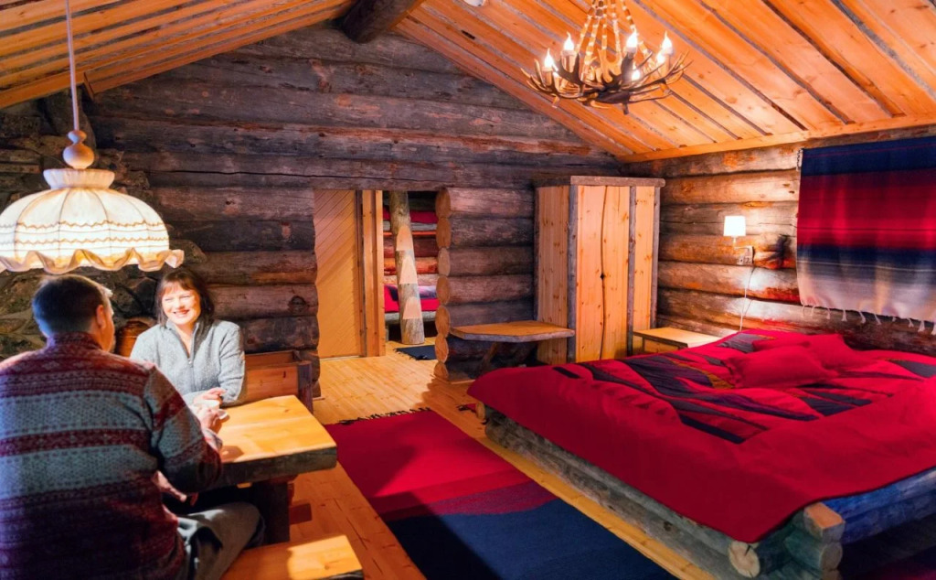 Kakslauttanen Arctic Resort - Igloos and Chalets