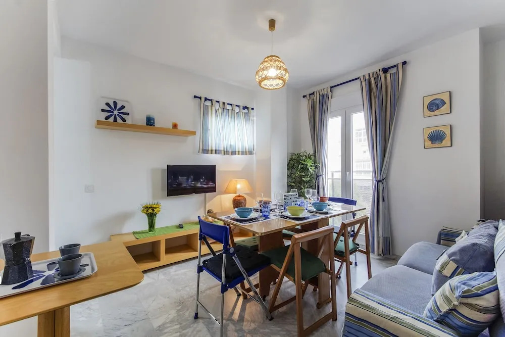 La VICTORIA Home free parking by Cadiz4Rentals
