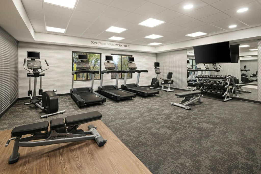 Отель Fairfield Inn & Suites by Marriott Cedar Rapids North