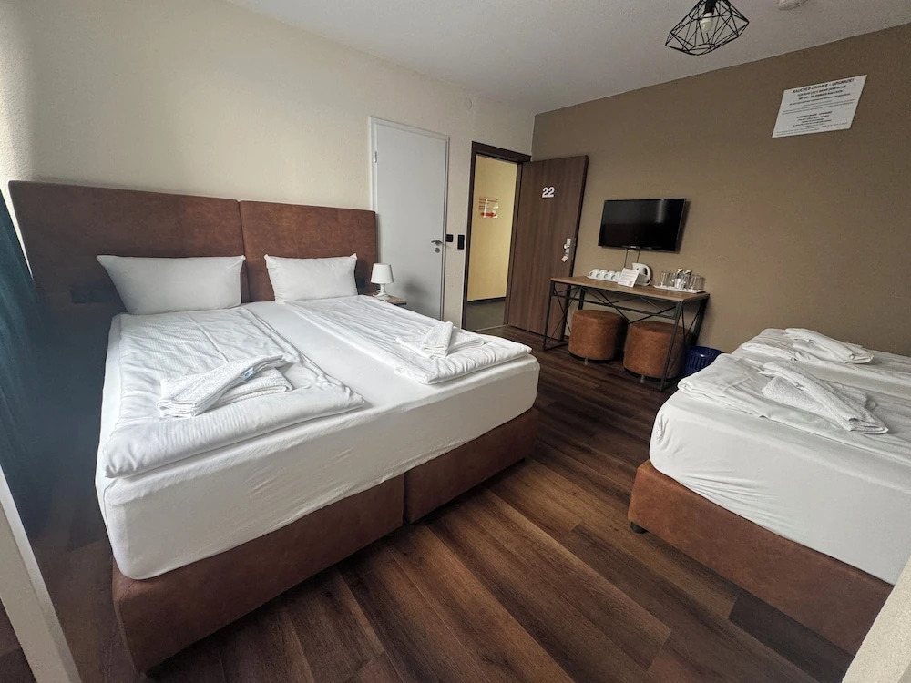 Hotel Capitol Zentrum - 24h