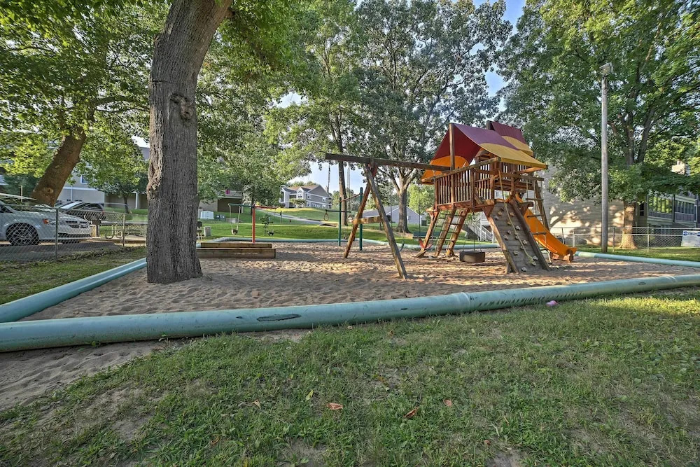 Cozy Branson Condo Near Lakes & Theatre District