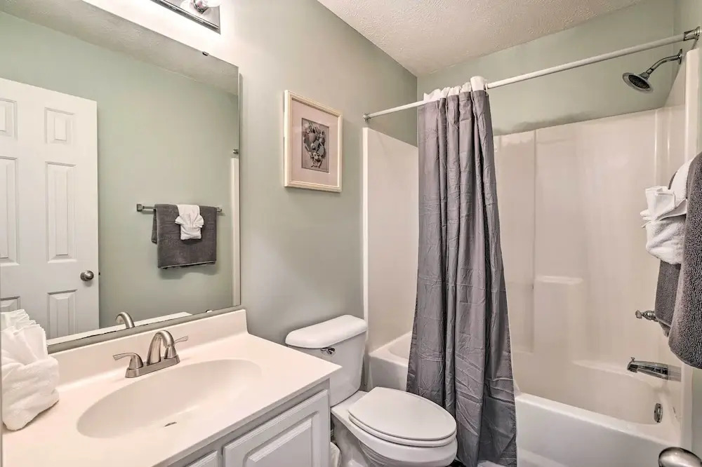 True Blue Golf Resort Condo - 3 Mi to Beach!
