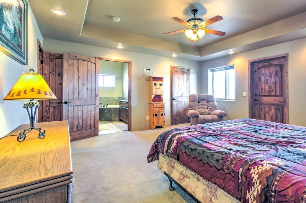 Rustic Bryce Canyon Home w/ Deck on Sevier River!