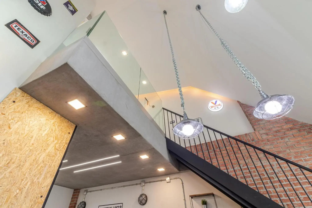 Flatguest Industrial Loft by Marina Suites - SCOOTERS - WIFI