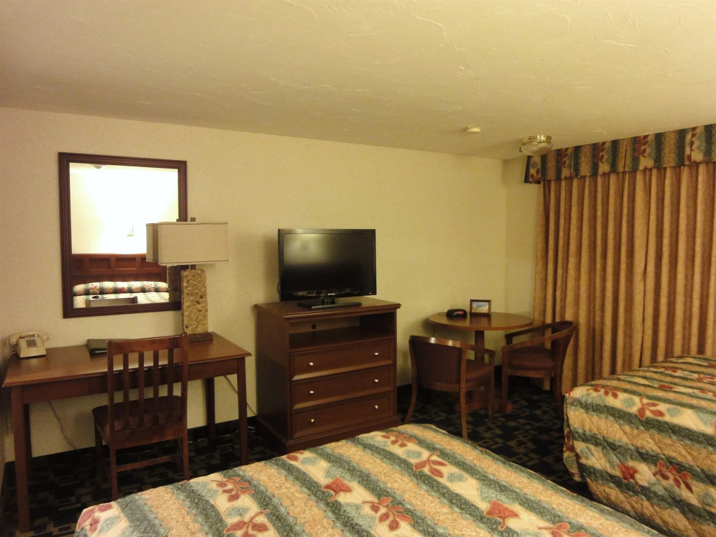 Hyannis Travel Inn