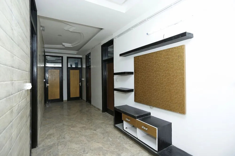 Capital O 8481 Le Tara Residency
