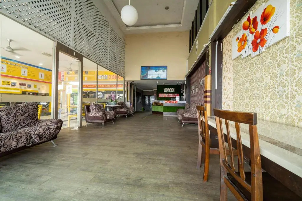 Mary J Hotel Family 10 pax room