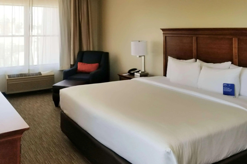 Comfort Inn & Suites Tempe Phoenix Sky Harbor Airport
