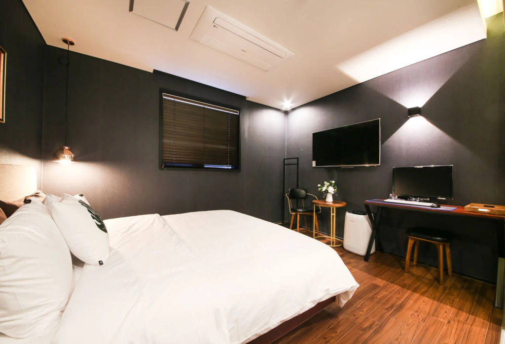 Brown Dot Yangjeong