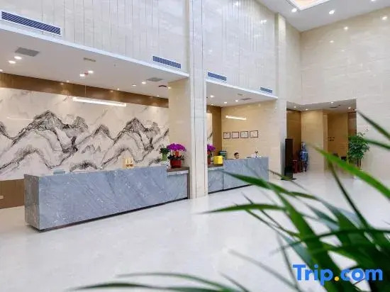 Luyue-Qiyun International Hotel (Pu Songling Former Residence Lutai Sports Plaza)