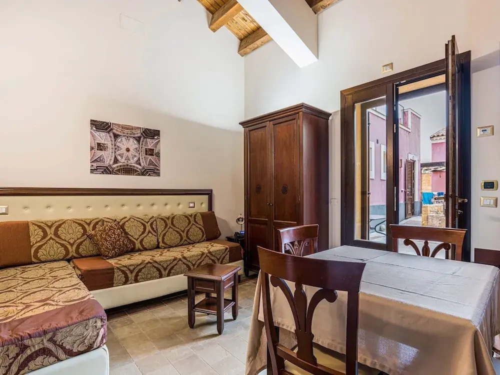 Holiday Home in Carlentini with Swimming Pool,Garden,Terrace