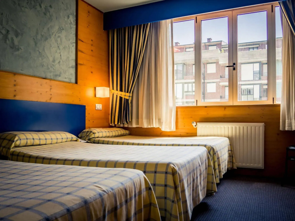 Hotel Bezana Lago