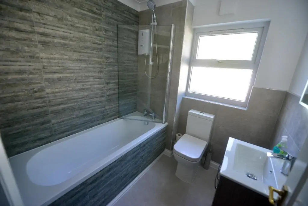 TorquayTownhouse with Hot Tub 200m from Beach