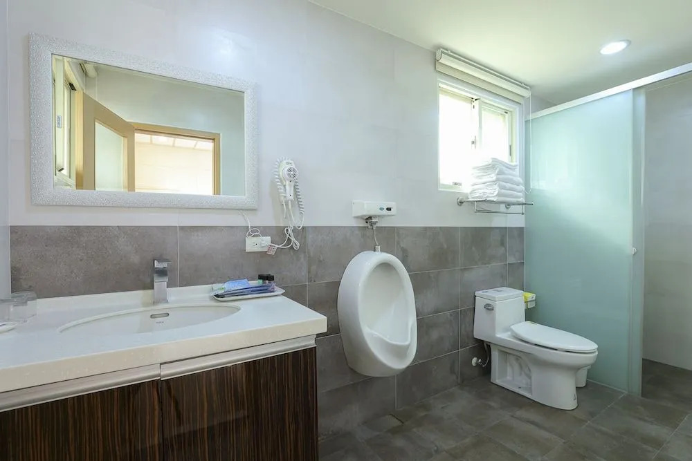 Tianyi Xuanyuan station homestay