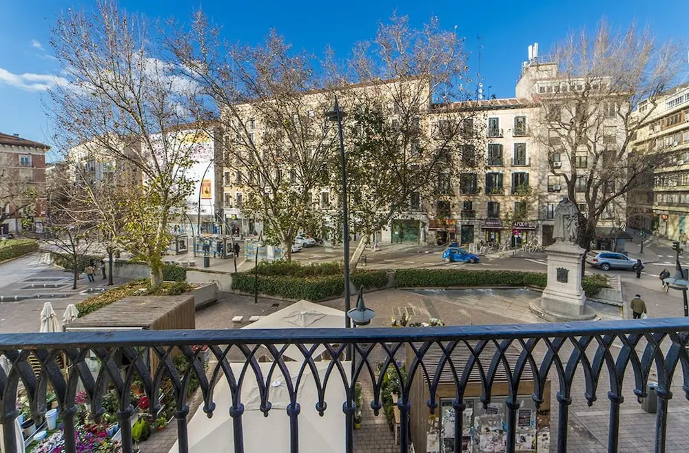 Brand new apartment next to Puerta del Sol