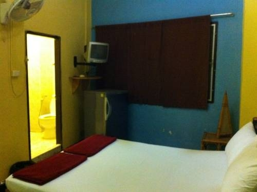 Gaeng Phet Restaurant & Guesthouse