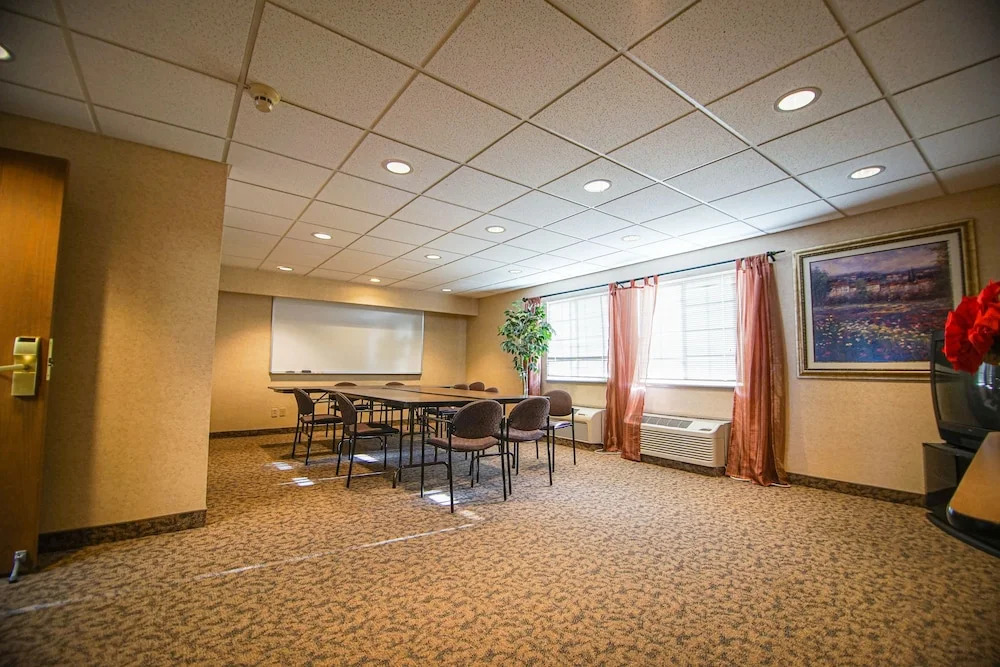 Airport Value Inn and Suites