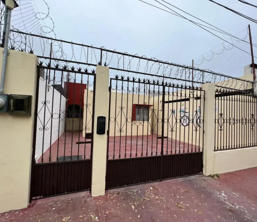 Casa KIRICHNA cerca de centro comercial Y AIRPORT