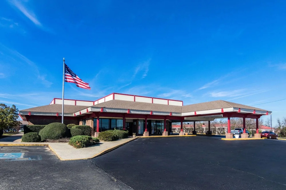 Travelodge Suites and Conference Center Dublin GA