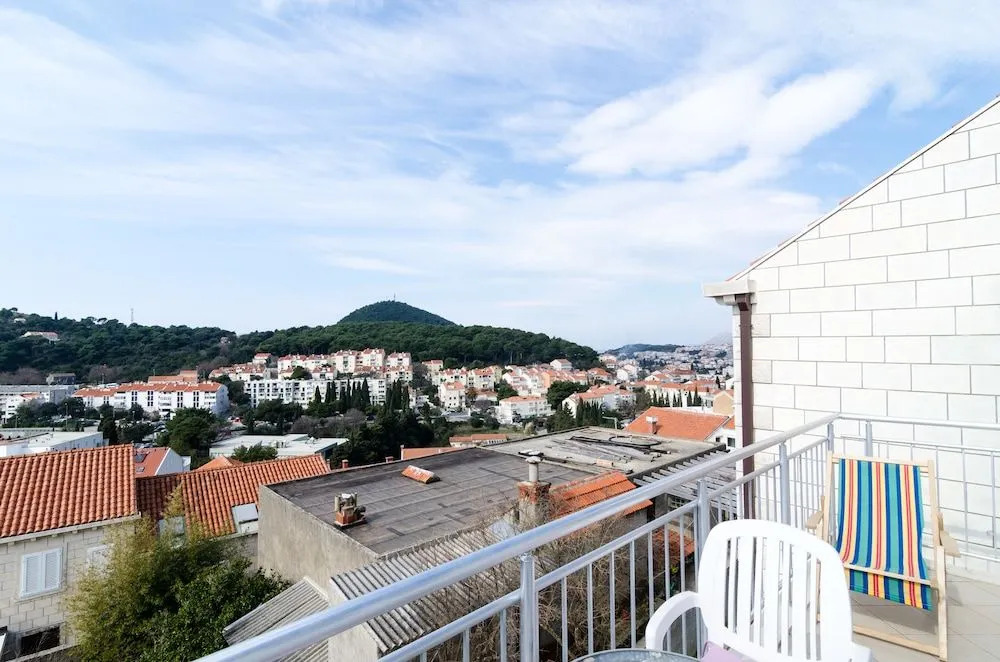 Apartments Mony