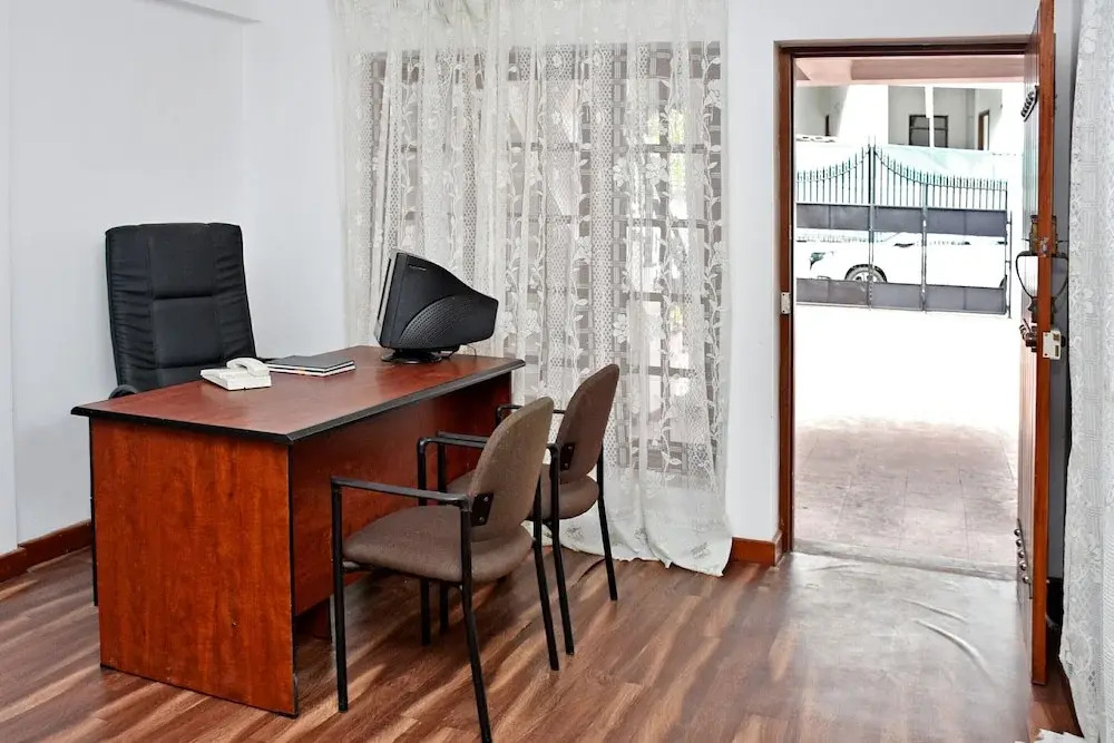 OYO 476 Bloomfield Villa