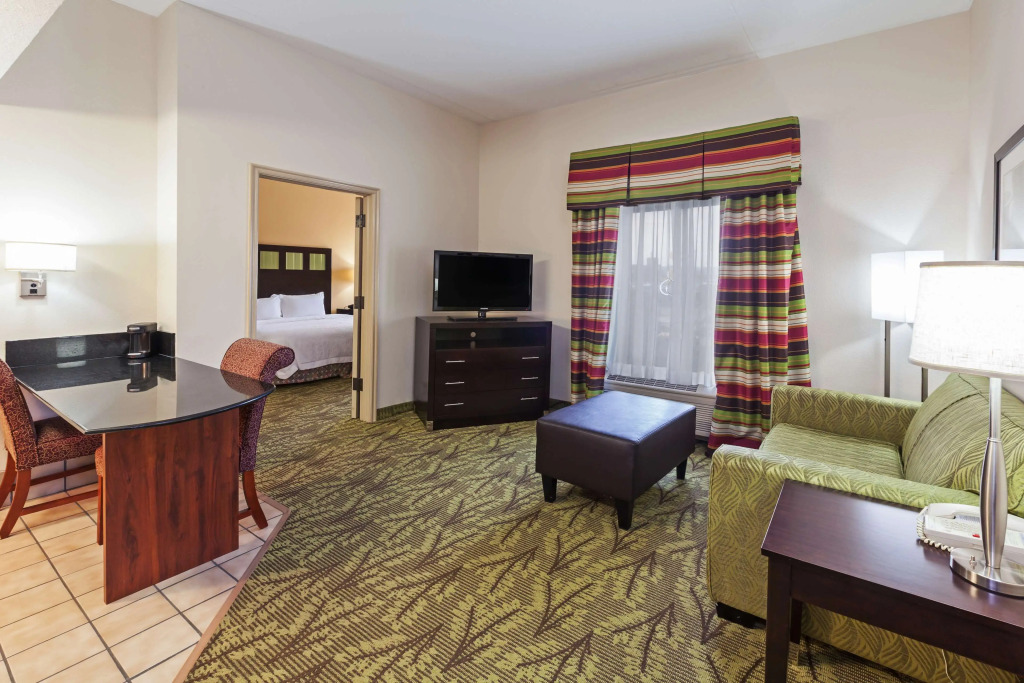 Hampton Inn & Suites Tulsa-Woodland Hills