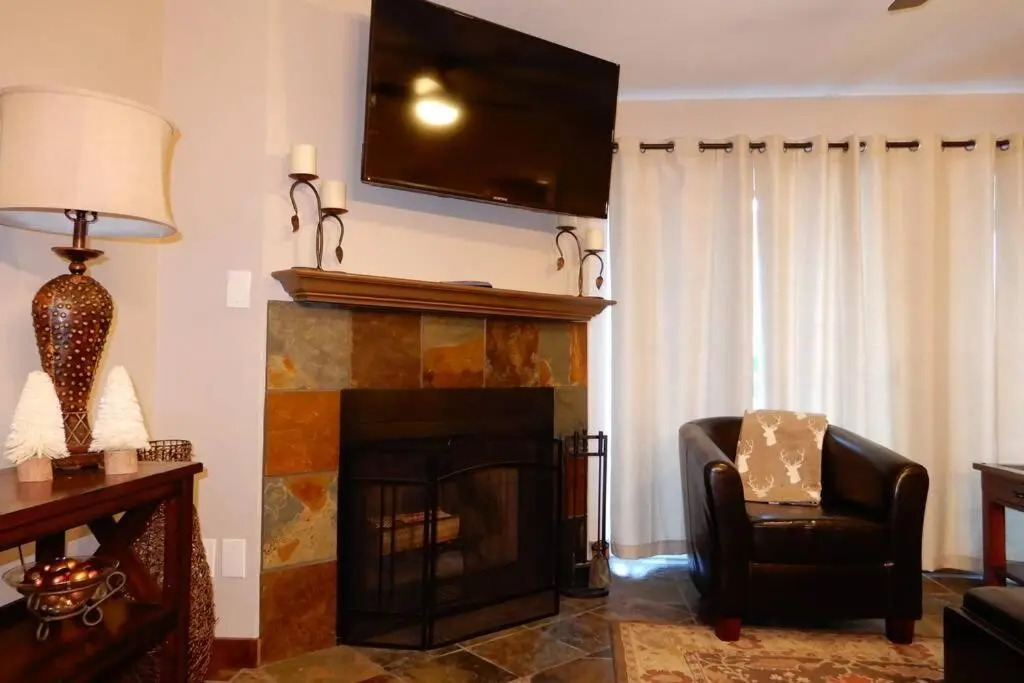 #211 1br Condo across from Park City Resort