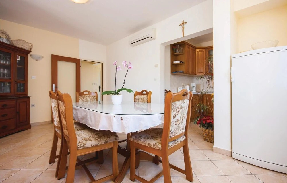 Awesome Home in Brodarica With Wifi and 3 Bedrooms