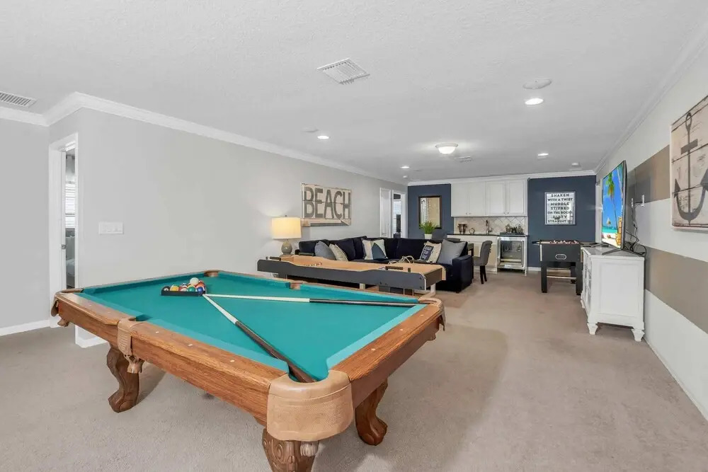 Sleek Home With Big Pool Area and Game Room, CDC Cleaning Standards #8ws105