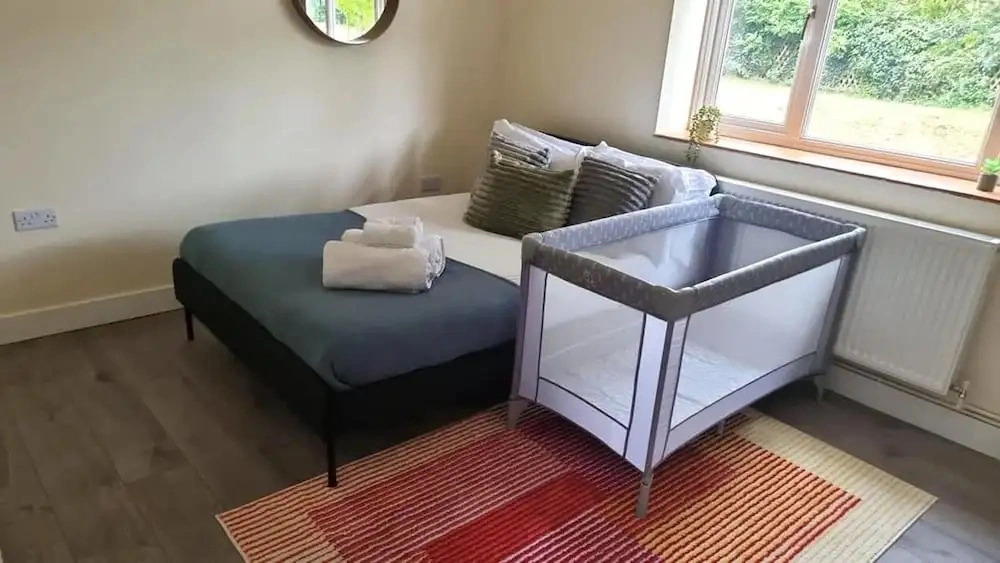 Spacious 2BR Flat Summertown Sleeps 7 5 Star