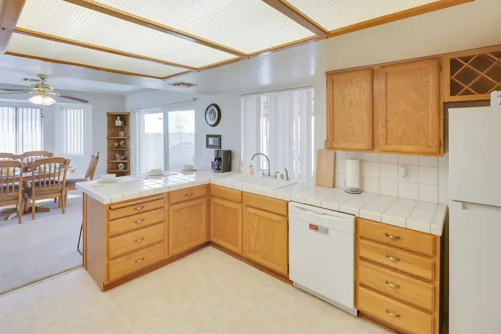 Quaint Bullhead City Getaway ~ 2 Mi to River!