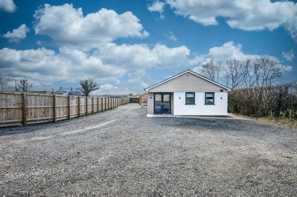 Fantastic and Sleek 3BD Home Wrington Bristol