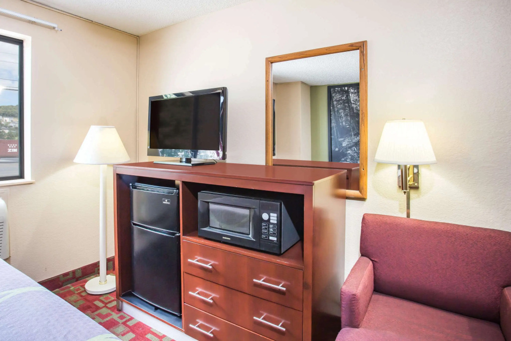 Super 8 by Wyndham Harrisonburg