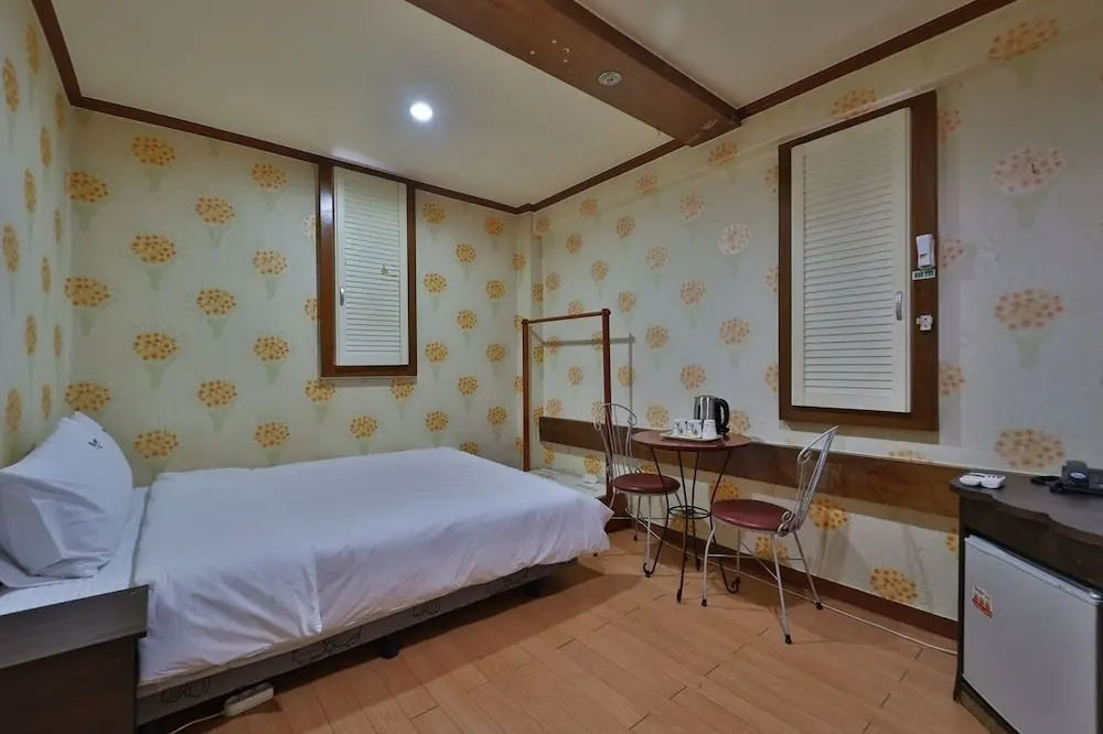 Theme Motel