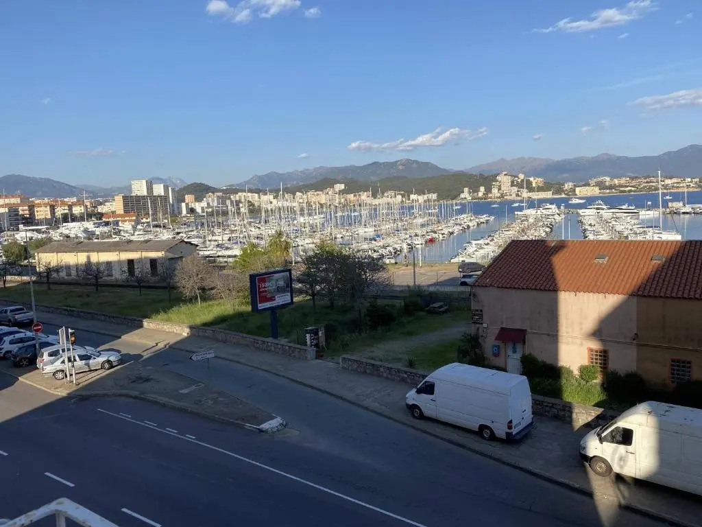 Ajaccio, Appt, lumineux, proche centre Ville