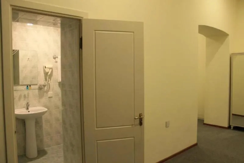 Tarqovi Hotel