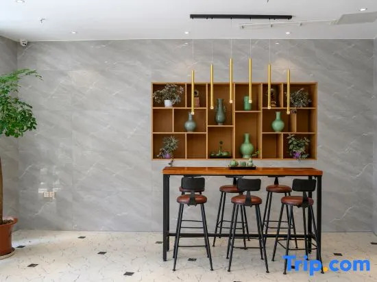 Yisu Qingju Hotel (Cixi Yintai City)